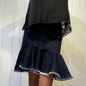 New With Tag SCRIPTED DENIM RUFFLE SKIRT Sz S/P